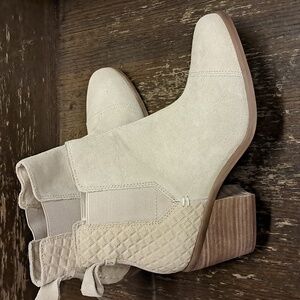 Toms Everly Chelsea Faux Suede Ankle Boots Size 8.5 Women's